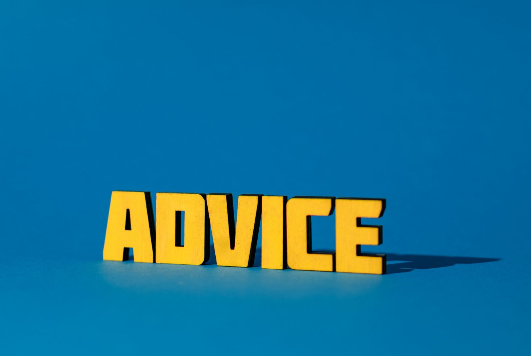 The word "advice" in yellow on a blue background